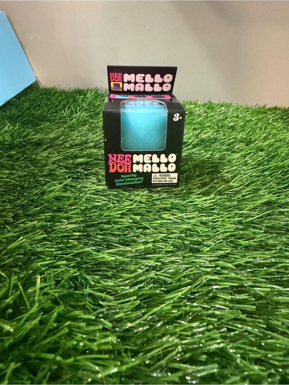 NeeDoh Mello Mallo Color-Changing Squishy
